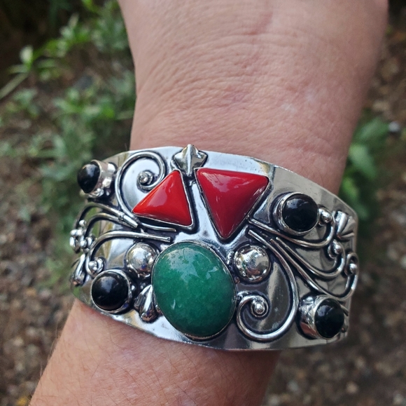 New Unique Green Aventurine, Coral, Black Onyx 925 Silver Cuff Bracelet.